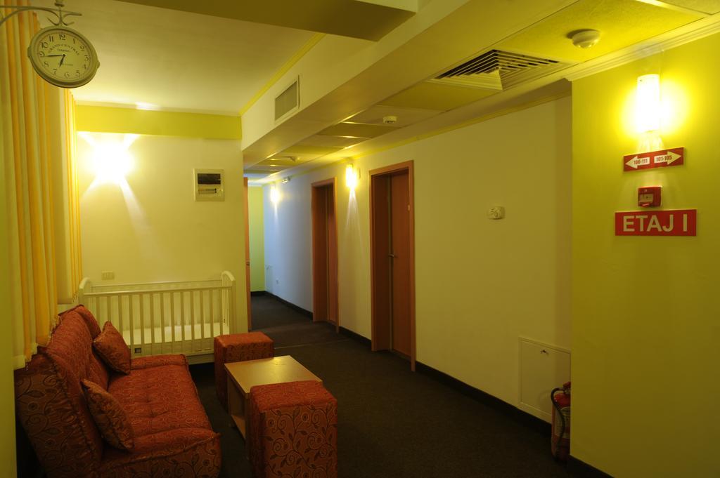 Hotel Riga Arad Exterior photo